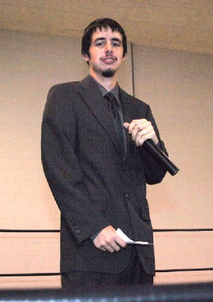 announcer4.jpg